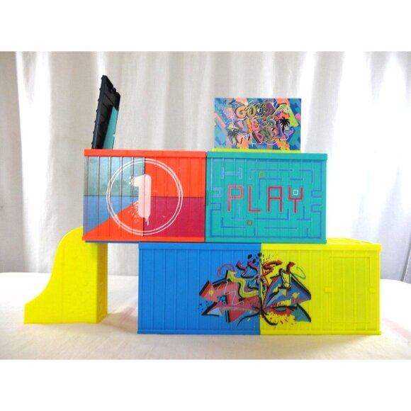 LOL Surprise Doll Club House Play-set Remix W Lots Of Dolls Pets  & Accessories - Picture 9 of 14